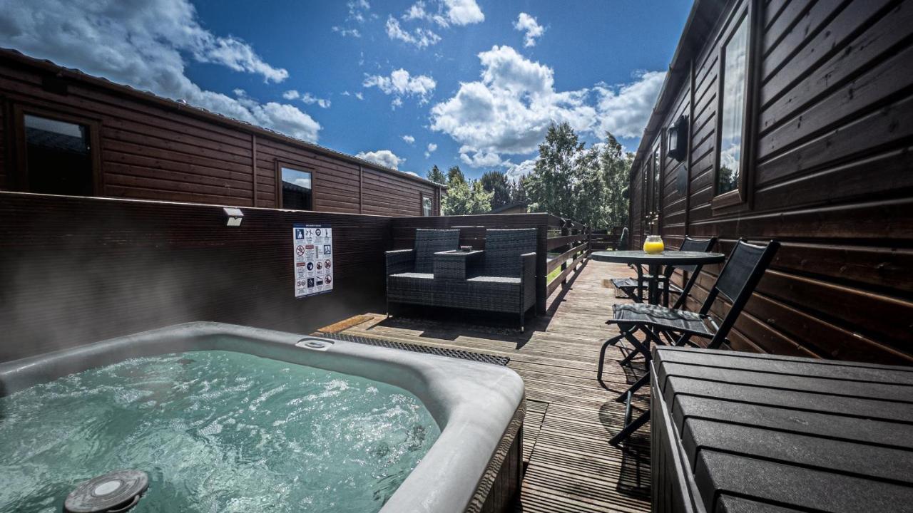 Angie'S Haven, Superb 2 Bedroom Lodge With Hot Tub - Sleeps 6 - Felmoor Park Morpeth Eksteriør bilde