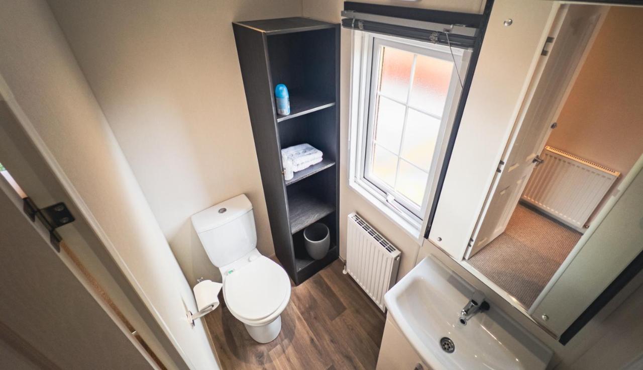 Angie'S Haven, Superb 2 Bedroom Lodge With Hot Tub - Sleeps 6 - Felmoor Park Morpeth Eksteriør bilde