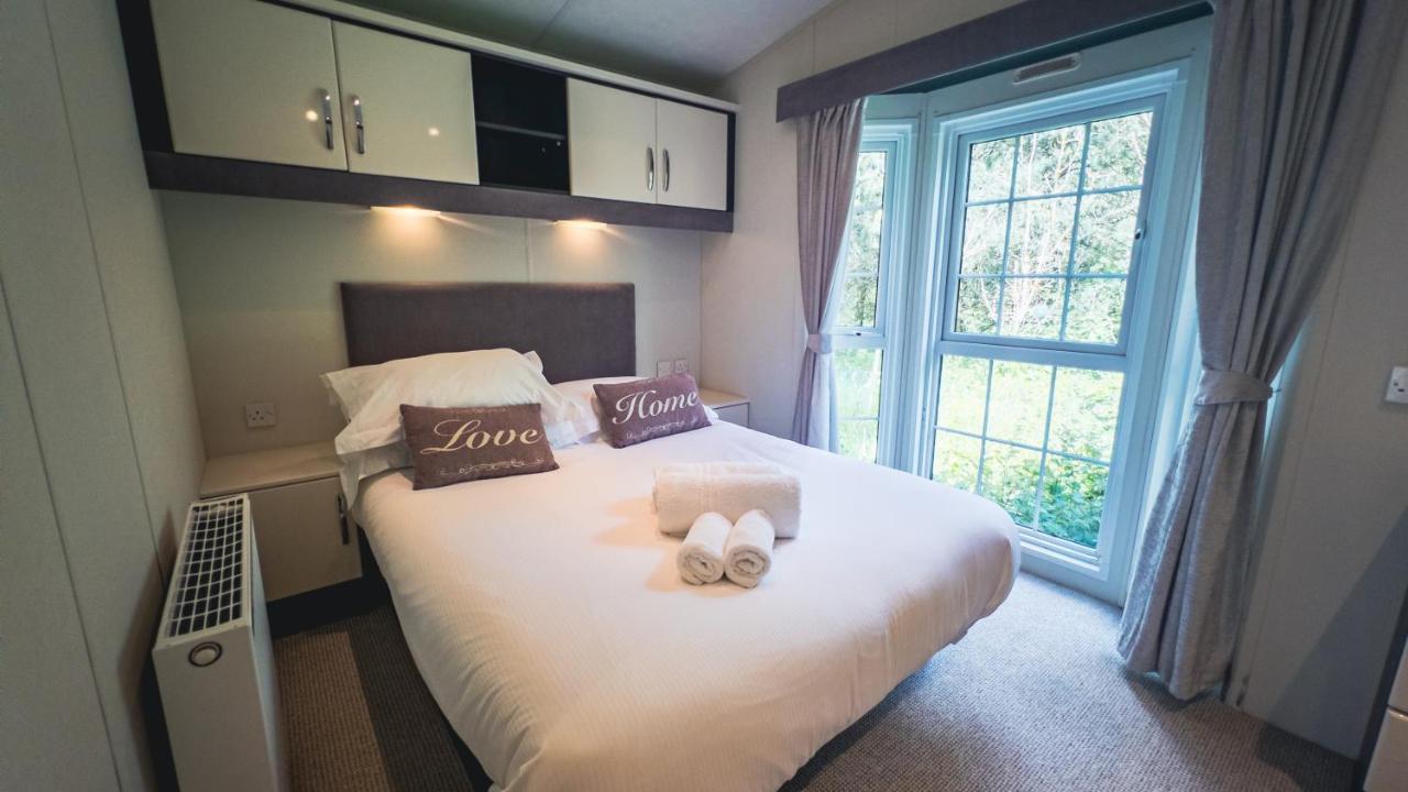 Angie'S Haven, Superb 2 Bedroom Lodge With Hot Tub - Sleeps 6 - Felmoor Park Morpeth Eksteriør bilde