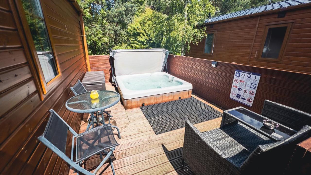 Angie'S Haven, Superb 2 Bedroom Lodge With Hot Tub - Sleeps 6 - Felmoor Park Morpeth Eksteriør bilde